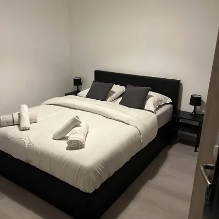 Apartment En Rdc - Entree Autonome - Immeuble Securise - Box Internet
