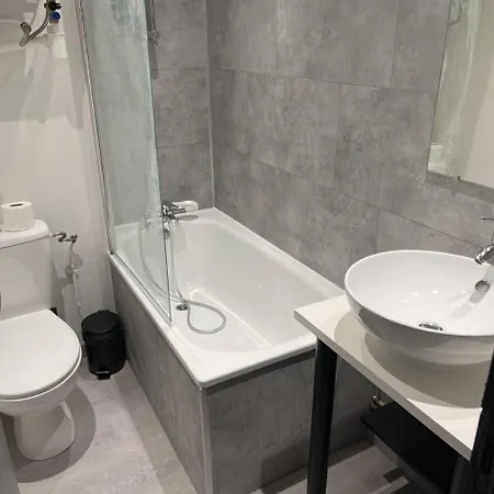 Apartment En Rdc - Entree Autonome - Immeuble Securise - Box Internet