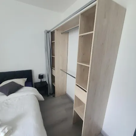 Apartment En Rdc - Entree Autonome - Immeuble Securise - Box Internet *